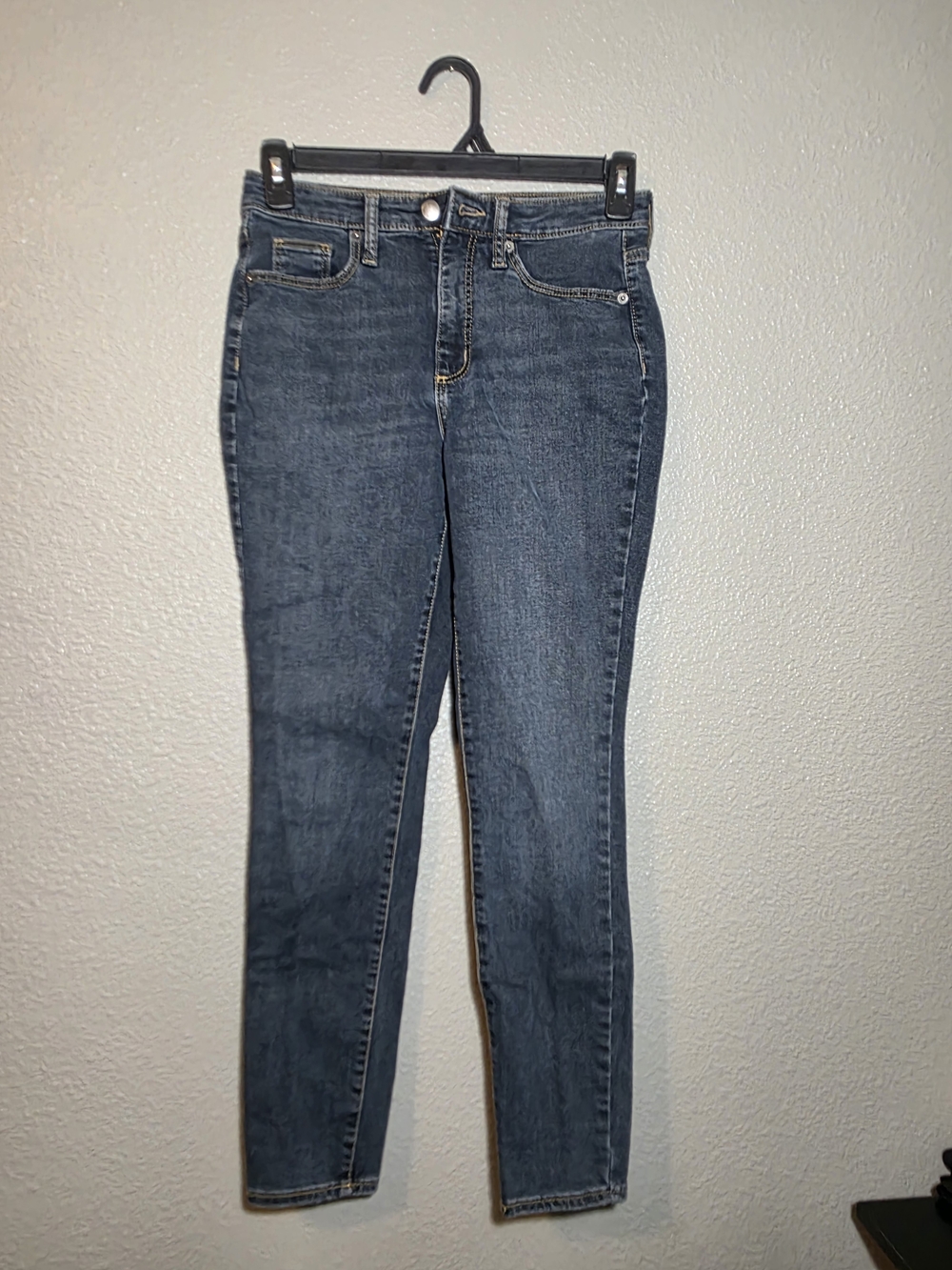 Universal Thread Women's Skinny Jeans — Medium Blue Wash